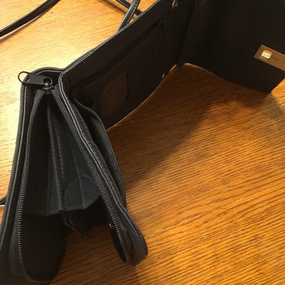 Black Trifold Crossbody Bag - Picture 10 of 12